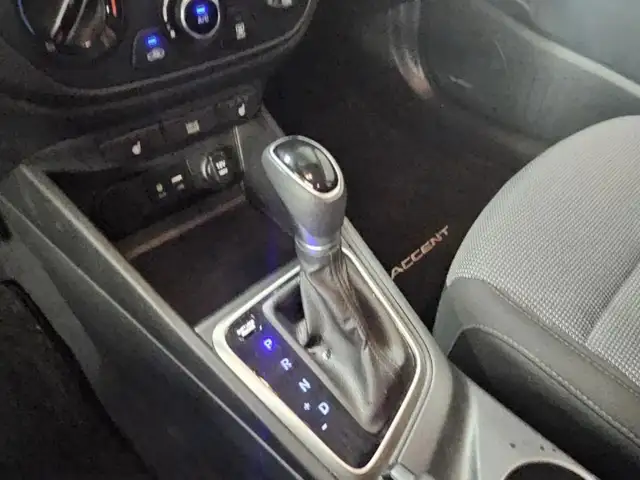 2019 Hyundai Accent PREFRRED / SE 5-Door dans Autos et camions dans Ville de Montréal - Image 22