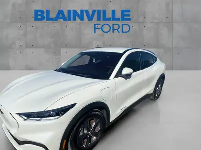 // VÉHICULE 100% ÉLECTRIQUE // // AUTONOMIE ÉLEVÉE // // DISPONIBLE CHEZ BLAINVILLE FORD //Le Ford M...