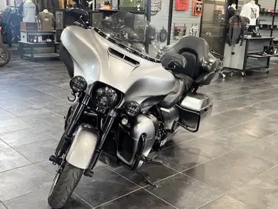Oppotunity doesn't knock it RUMBLES!!! Looking for a Have you always wanted a Harley? PLUS HST&LICEN...