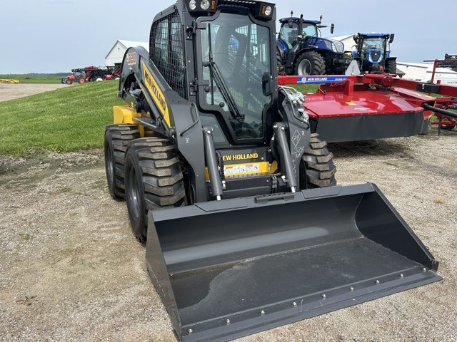 2023 NEW HOLLAND L328 SKID STEER LOADER in Heavy Equipment in London - Image 2
