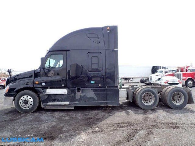 2017 Freightliner CA125SLP in Heavy Equipment in Longueuil / South Shore - Image 4