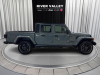 QUICK ORDER PACKAGE 24W WILLYS, BLACK 3-PIECE FREEDOM HARDTOP, CONVENIENCE GROUP, TECHNOLOGY GROUP,... (image 7)
