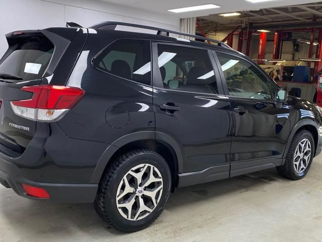 2021 Subaru Forester Convenience CVT Heated Seats, Symmetrical A in Cars & Trucks in Calgary - Image 4