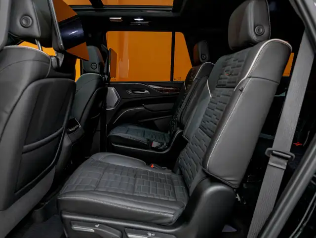 2024 Cadillac Escalade SPORT PLATINUM AWD *GR. ONYX* *SUPER CRUI in Cars & Trucks in Laurentides - Image 34