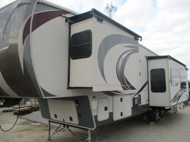 2014 Columbus 385 BH in Travel Trailers & Campers in La Ronge - Image 2