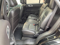 Very clean condition, 4WD, Heated power leather Seats, Sunroof, Parking Sensors, Back up Camera, Blu... (image 9)