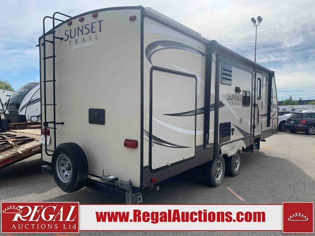 2017 CROSSROADS RV SUNSET TRAIL 26BB in Cars & Trucks in Calgary - Image 4