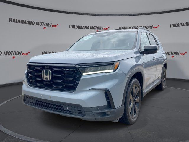 2023 Honda Pilot Black Edition in Cars & Trucks in Hamilton