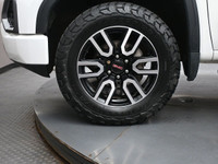 The 2022 GMC Sierra 1500 with the 6.2L V8 engine delivers 420 horsepower and exceptional towing powe... (image 3)