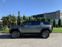 HUMMER EV First Edition Extreme Off-Road package Skid platesr, Rock sliders 35-inch mud-terrain tire... (image 4)