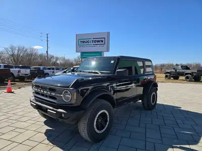 2022 Ford Bronco Big Bend 4-Door Advanced 4x4 with the Sasquatch Package and a hardtop. Navi, Heated...
