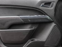 2016 GMC Canyon 4WD SLE Low K Truck The 2016 GMC Canyon 4WD SLE Low K Truck is the perfect combinati... (image 6)