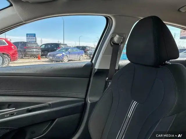 2023 Hyundai Elantra Preferred 2.0L FWD | Heated Seats And dans Autos et camions dans Winnipeg - Image 25