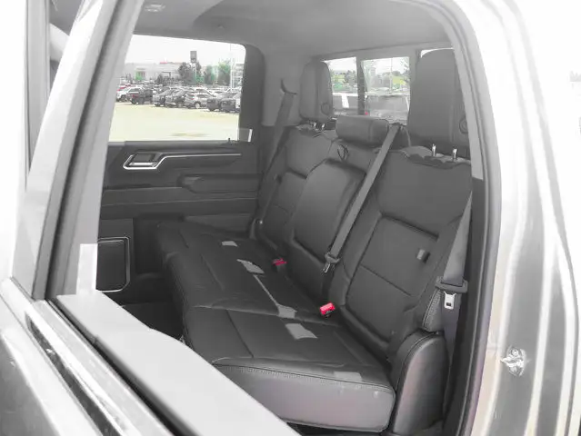 2025 GMC Sierra 3500HD Denali dans Autos et camions dans Comté de Strathcona - Image 34