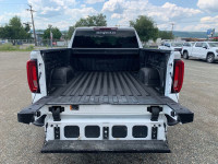 Sierra 1500 4WD Crew Cab 157" AT4, 18" Aluminum Wheels, 6.2L V8 Gasoline Engine, 10-Speed Automatic... (image 4)