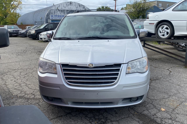 2008 Chrysler Town & Country TOURING in Cars & Trucks in St. Catharines