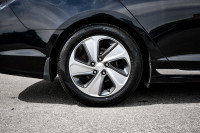 This 2017 Hyundai Sonata Hybrid is for sale today. This sedan has 82,901 kms. It's black in colour .... (image 5)