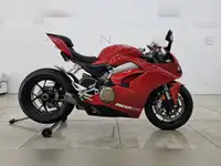 2019 DUCATI PANIGALE V4: $127 BW!