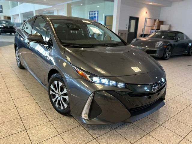 2020 Toyota Prius Prime BASE + PLUG IN + AN in Cars & Trucks in City of Montréal - Image 3