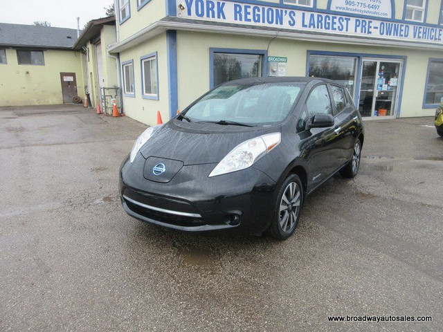 2016 Nissan Leaf ZERO-EMISSION SV-MODEL 5 PASSENGER 30 kWh - ELE in Cars & Trucks in Markham / York Region - Image 3