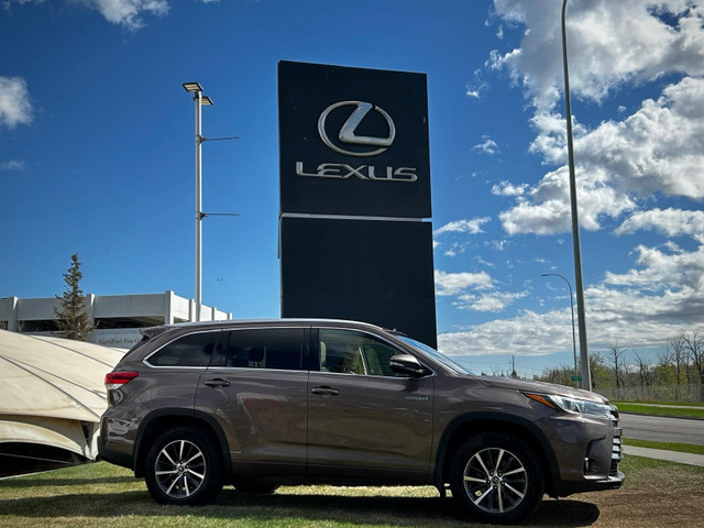2017 Toyota Highlander Hybrid XLE in Cars & Trucks in Calgary - Image 2