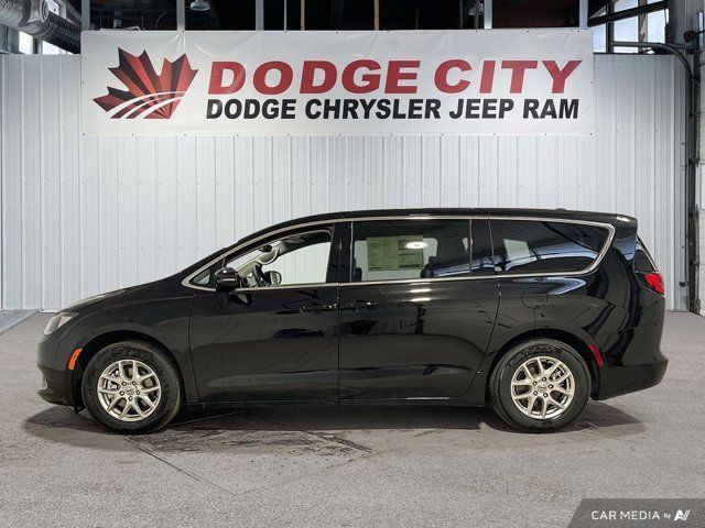 2024 Chrysler Grand Caravan SXT | Second–row power windows in Cars & Trucks in Saskatoon - Image 2