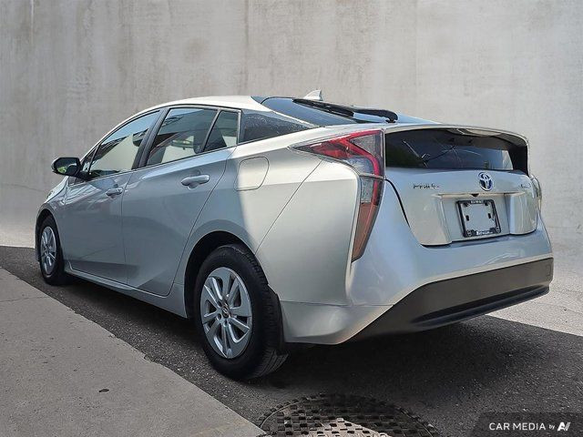 2017 Toyota Prius | Hybrid | Heated Seats | Alloy Rims in Cars & Trucks in Ottawa - Image 2