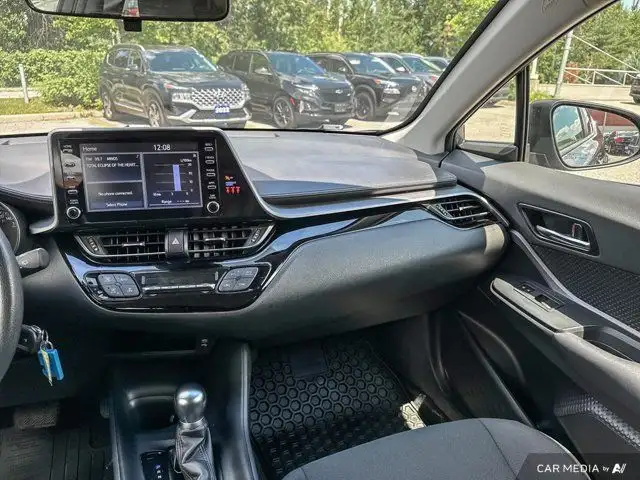 2022 Toyota C-HR in Cars & Trucks in Ottawa - Image 14