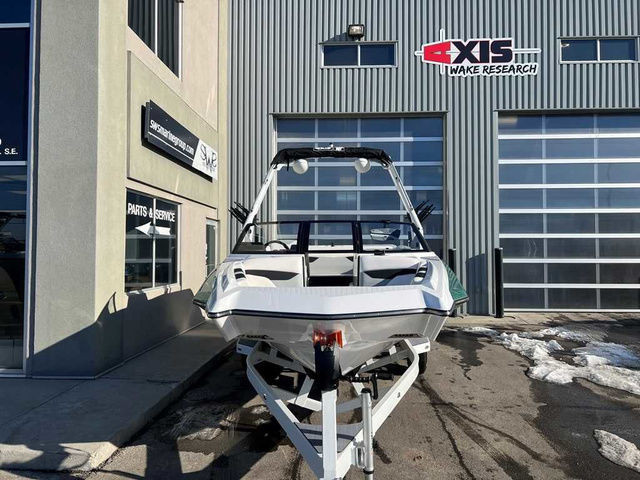 2024 Axis Wake Research Core Series A20 in Powerboats & Motorboats in Edmonton - Image 3