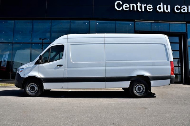 2024 Mercedes-Benz Sprinter 3500 170 Wheelbase High Roof RWD in Cars & Trucks in Laval / North Shore - Image 3