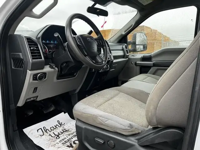 2020 Ford F-350 SD XLT Crew Cab 4WD in Cars & Trucks in Richmond - Image 23