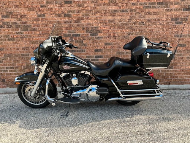  2010 Harley-Davidson Electra Glide Classic **VANCE & HINES PIPE in Touring in Markham / York Region - Image 2