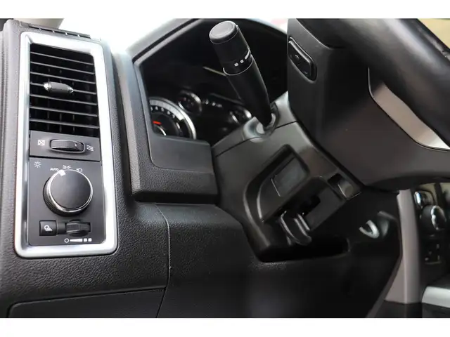 2022 Ram 1500 Classic SLT LUXURY EDITION CREW 4X4, LOADED/LEATHE in Cars & Trucks in Winnipeg - Image 11