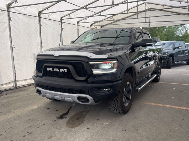 Ram 1500 REBEL OFF-ROAD CREW V8 4X4 *SIEGES CHAUF* CARPLAY 2019 in Cars & Trucks in Laurentides