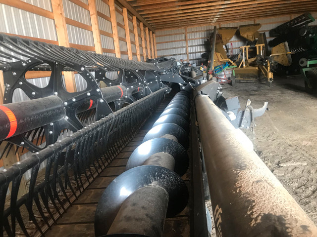 2018 Macdon FD140 in Farming Equipment in St. Albert - Image 3