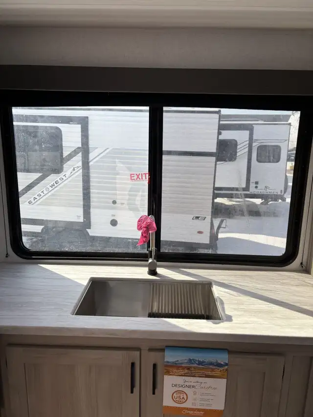 2025 ,Della Terra,East to West,Forest River 263RK in Travel Trailers & Campers in Prince Albert - Image 9