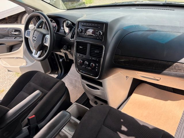 2017 Dodge Grand Caravan SXT 7 PASS Sto'N'Go 75K SUPER NICE in Cars & Trucks in Calgary - Image 4