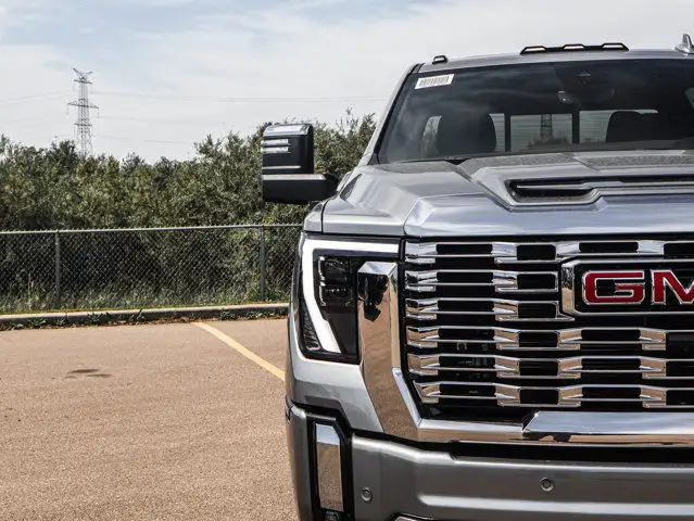 2025 GMC Sierra 3500HD Denali dans Autos et camions dans Comté de Strathcona - Image 12