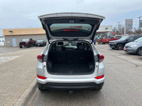2016 Hyundai Tucson Luxury AWD - In Molten Silver - Panoramic roof - Touch screen - Navigation - Key... (image 4)