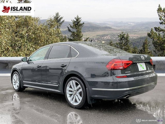 2017 Volkswagen Passat Highline, Leather, Sunroof, Heated Seats in Cars & Trucks in Cowichan Valley / Duncan - Image 4