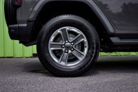 This 2021 Jeep Wrangler is for sale today. This SUV has 98,443 kms. It's grey in colour and is compl... (image 7)