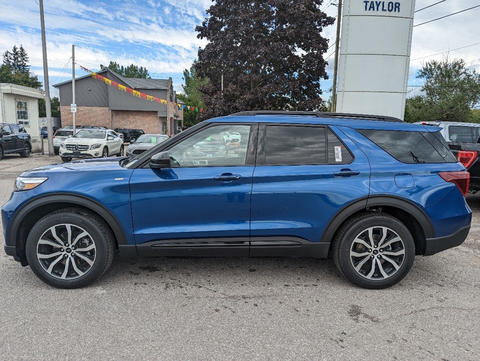  2022 Ford Explorer ST-Line *250A ST Line, Moonroof, Tow Pkg, 2nd Row Buckets*