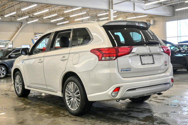 2022 Mitsubishi Outlander PHEV SE S-AWC 4 cyl. 2.4L , sièges cha in Cars & Trucks in Sherbrooke - Image 4