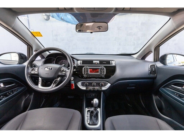 2017 Kia Rio HATCH BACK | HEATED SEATS | RADIO | MANITOBA CAR! in Cars & Trucks in Winnipeg - Image 3