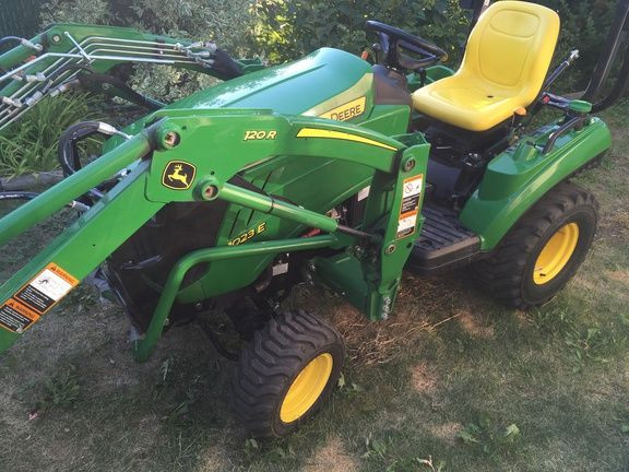 2021 John Deere 1023E in Farming Equipment in Medicine Hat - Image 4