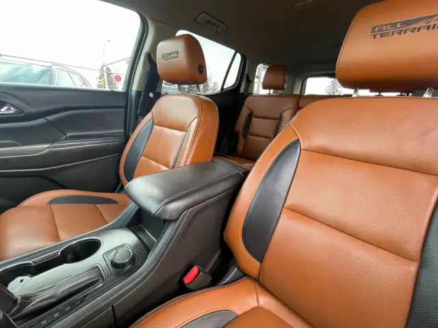 2017 GMC Acadia SLT in Cars & Trucks in Calgary - Image 13