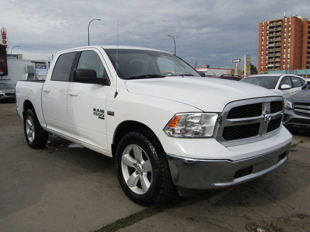  2019 Ram 1500 Classic SLT 4WD CREW CAB 5.7L HEMI B.CAMERA in Cars & Trucks in Calgary - Image 4