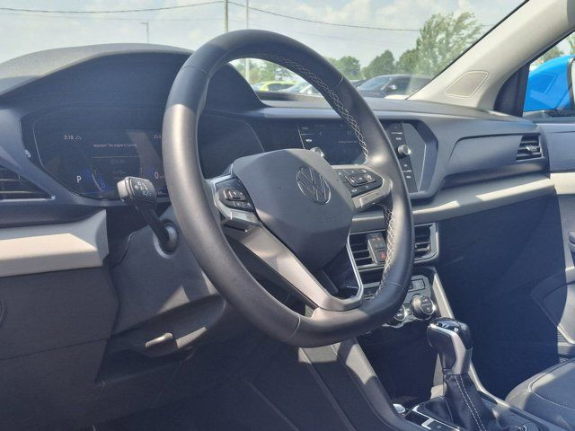 2023 Volkswagen Taos Comfortline AWD | Panoramic Sunroof in Cars & Trucks in Guelph - Image 2