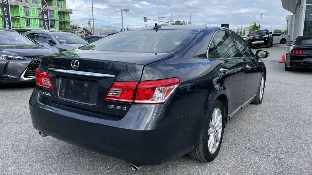 2010 Lexus ES 350 Touring / Camera / Bluetooth / Cuir Bien Équip in Cars & Trucks in Laval / North Shore - Image 17
