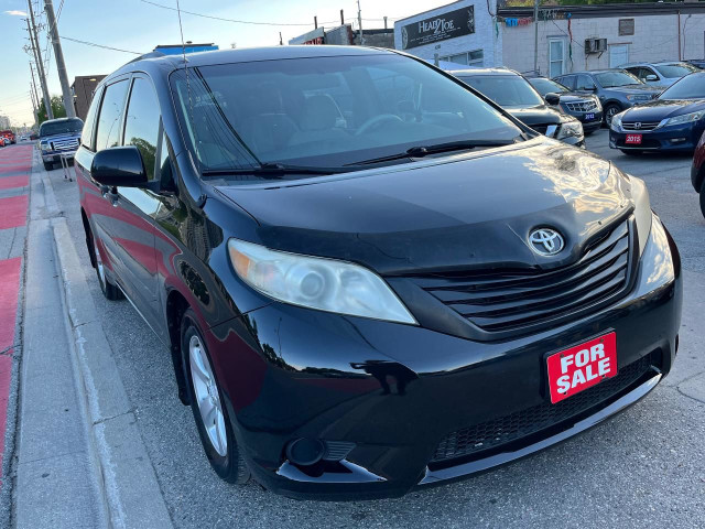 2011 Toyota Sienna in Cars & Trucks in City of Toronto